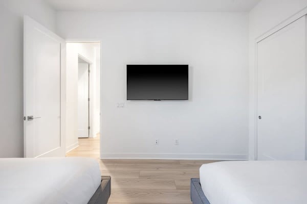 Easy setup for a good night’s rest.