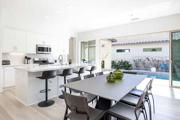 Dining Table to accommodate everyone.