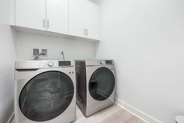 Clean and simple washer/dryer setup