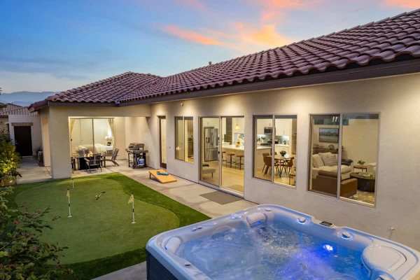 Welcome to Desert Dream, catering to those seeking a modern retreat.