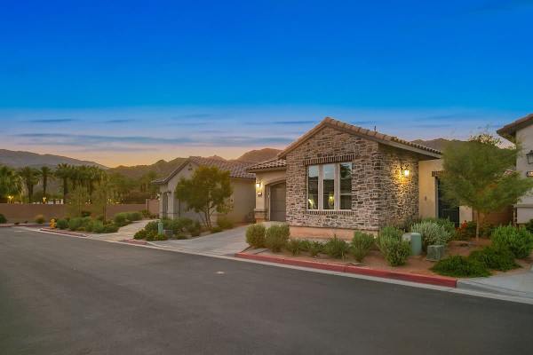Mountain Views, Poolside Bliss, PGA Golf & Spa