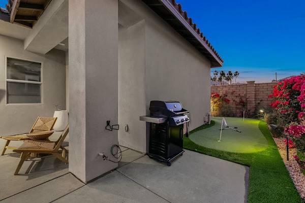 Mountain Views, Poolside Bliss, PGA Golf & Spa
