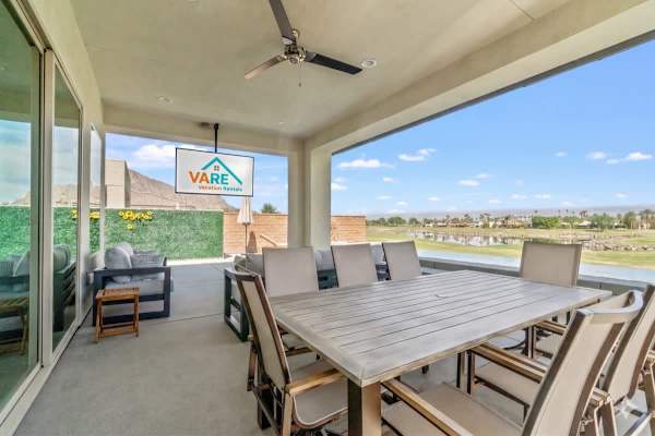 Outdoor Patio Table Seating for 8.