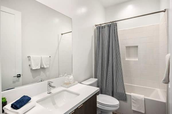 Bathroom 3 also has a shower/tub combo with all you need to freshen up.
