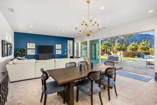 Dining Table with enough space to accommodate 6.