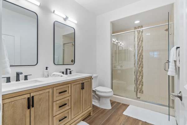 Hallway Bathroom 2, for a quick freshen up before you leave.