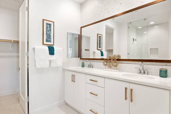 A practical setup with two sinks and good lighting.