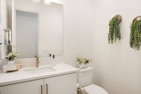 Half Bathroom for a quick freshen up.