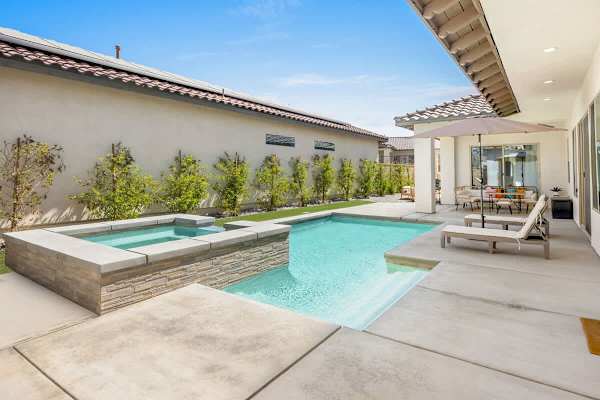 Tall hedges give you total privacy while you float and forget world.