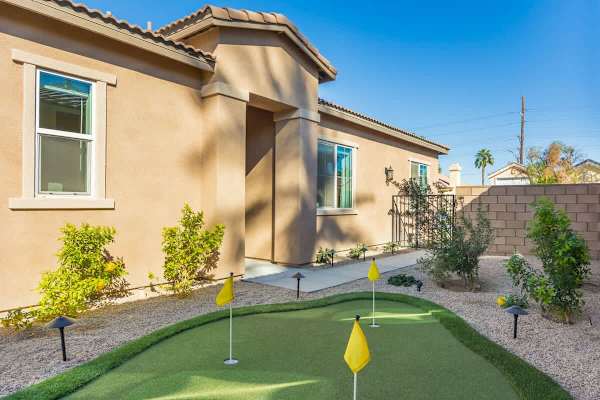 Outdoor Putting Green