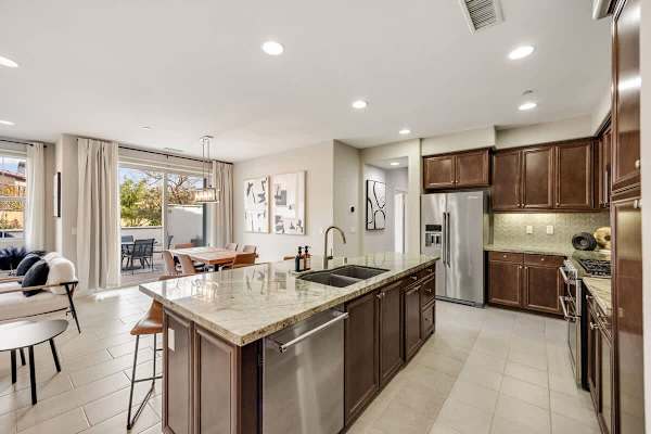 Modern kitchen with all the tools and appliances you need.