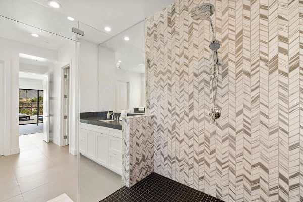 Enjoy a soak in the tub or a refreshing walk-in shower in the master bathroom.