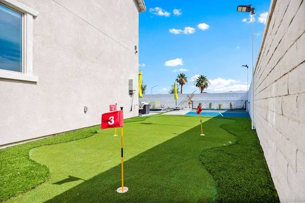 3-Hole Putting Green