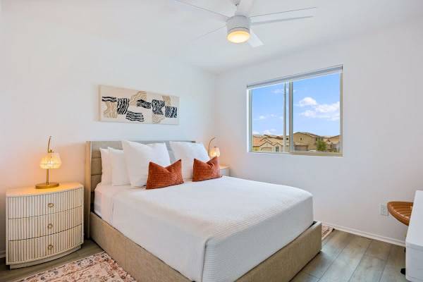 Bedroom 5: Queen Bed, 43" Smart TV, Ceiling Fan, Reach-In Closet