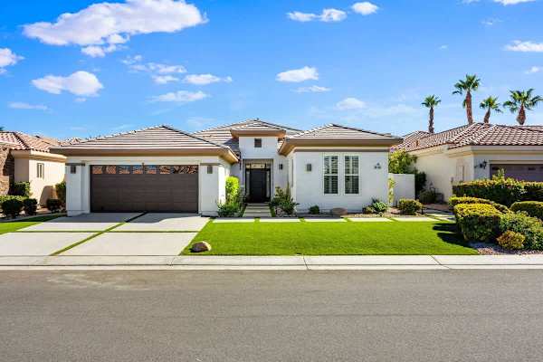 Front View of Mountain View Oasis