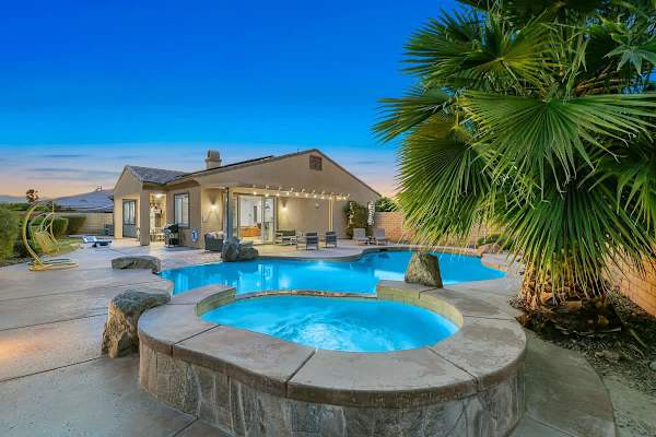 Terra Sol: Pool, Spa & Lakefront Serenity