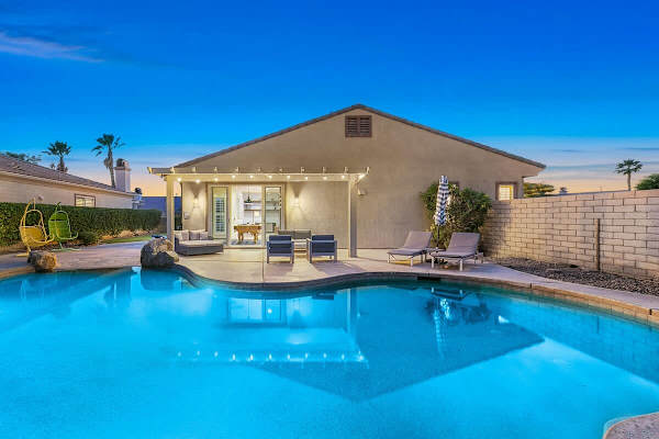 Terra Sol: Pool, Spa & Lakefront Serenity