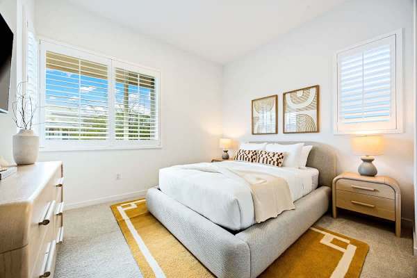 Guest room with mountain views – they might not want to leave.