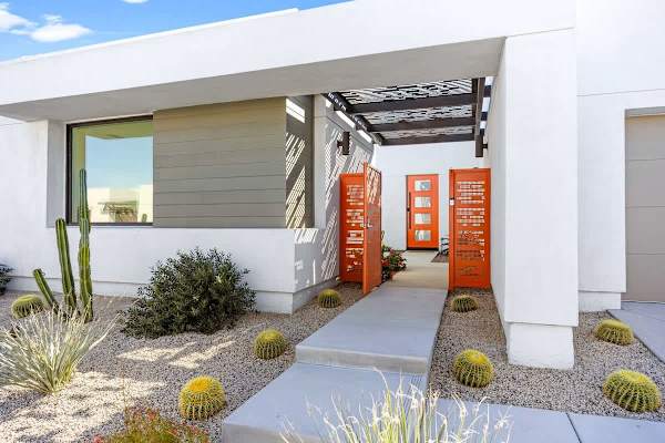 Stylish Desert Home Mountain Views & Tesla Charger
