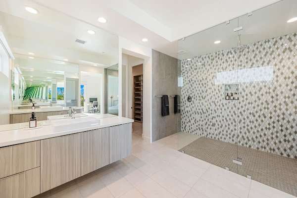 Master Suite Bathroom