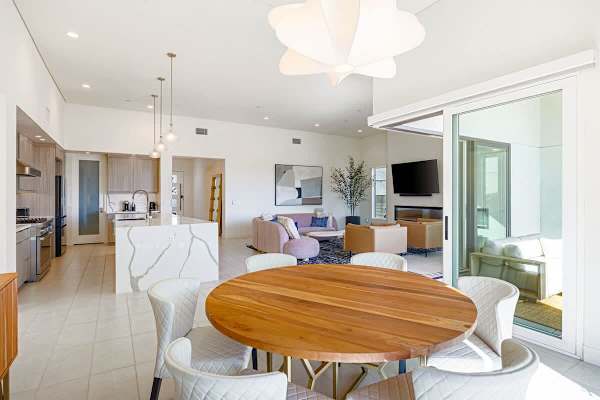 Stylish Desert Home Mountain Views & Tesla Charger