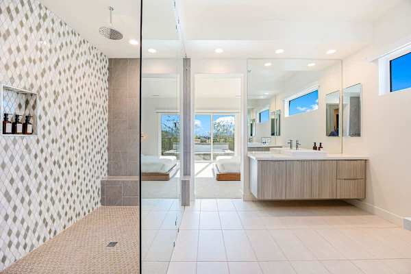 Master Suite Bathroom