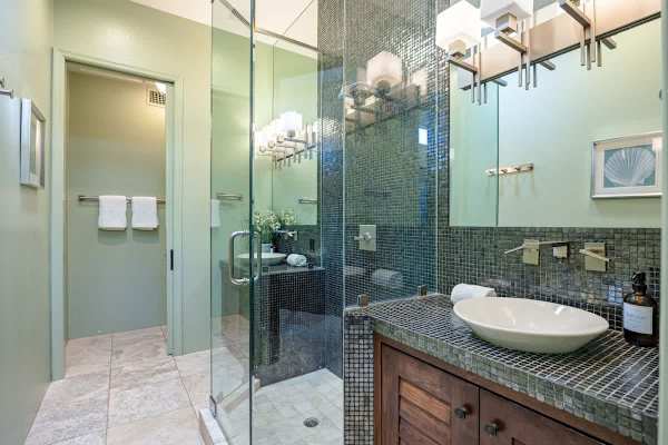 Suite 2 Bathroom