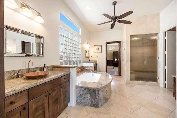 Master Suite Bathroom
