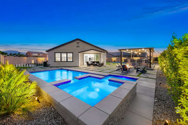 Luxe Paradiso: EV Charger, Pool, Spa & Pickleball
