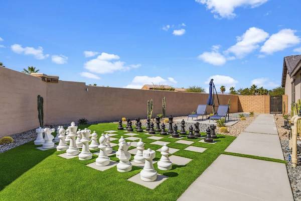 Giant Chess