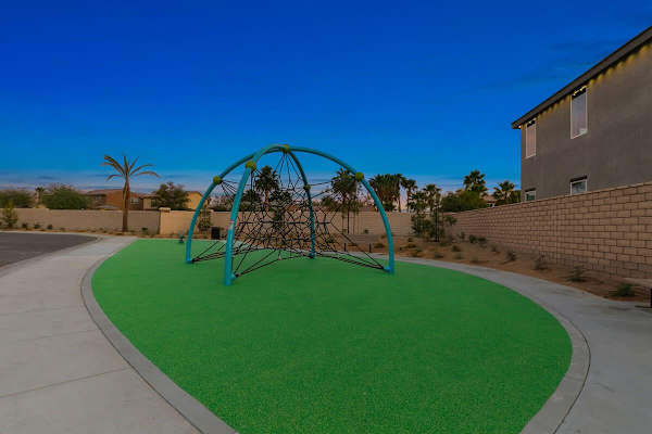 Luxe Serenity: EV Charger, Pool, Spa & FirePit