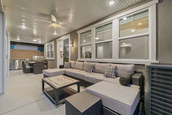 Luxe Serenity: EV Charger, Pool, Spa & FirePit