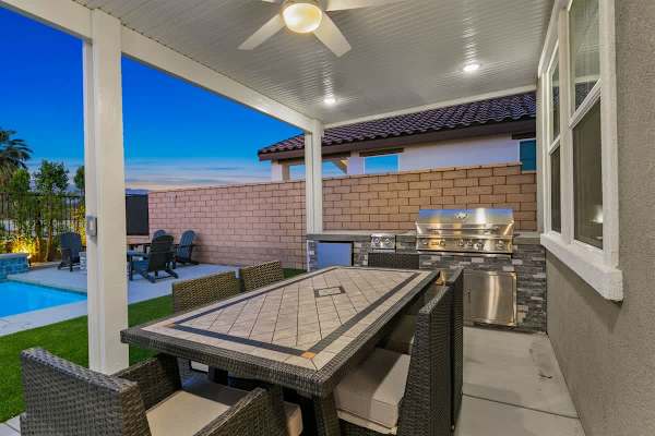 Luxe Serenity: EV Charger, Pool, Spa & FirePit