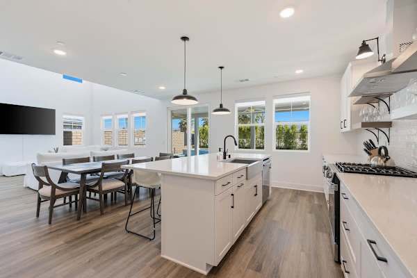 Fully Stocked Kitchen