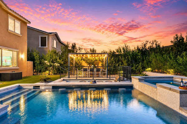 Wanderlust | Pool+Spa, Sunken BBQ, FirePit, Games!