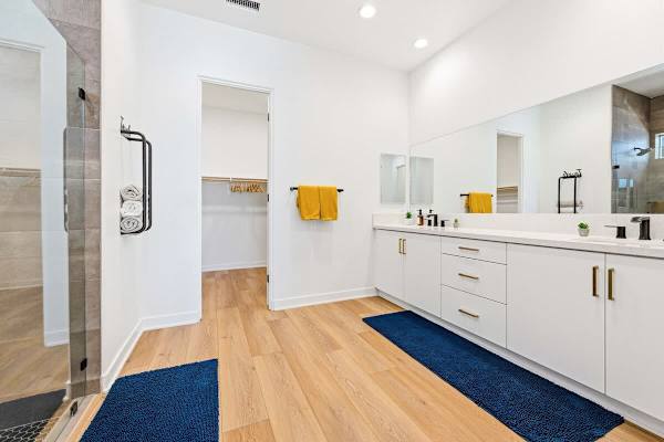 Master Suite Bathroom