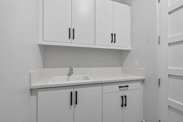 Champion Stay: EV Charger, Pool / Spa & More!