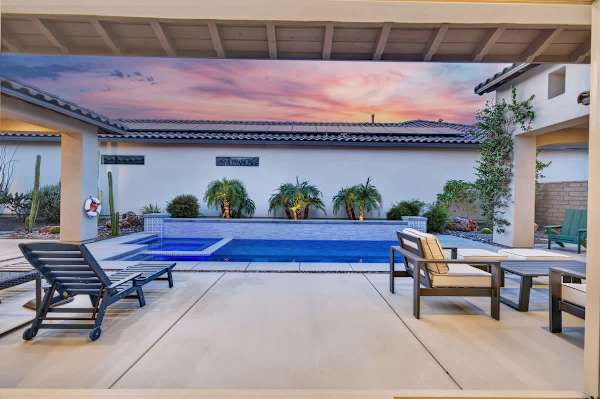 Champion Stay: EV Charger, Pool / Spa & More!