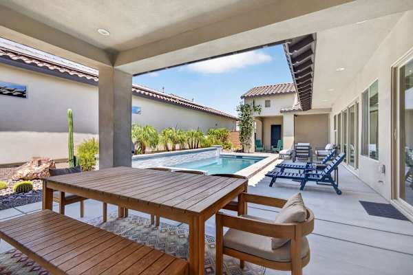Champion Stay: EV Charger, Pool / Spa & More!