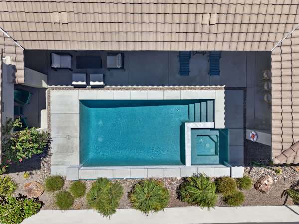 Champion Stay: EV Charger, Pool / Spa & More!