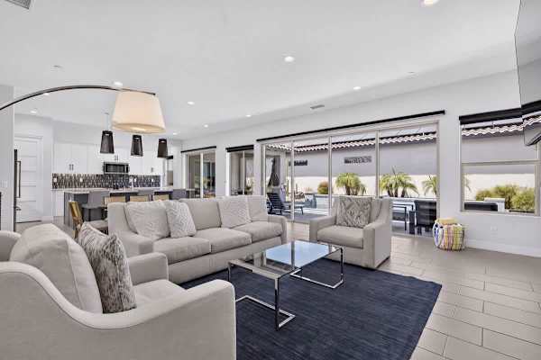 Champion Stay: EV Charger, Pool / Spa & More!
