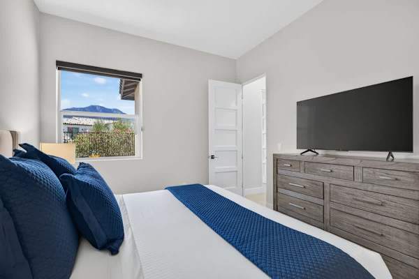 Champion Stay: EV Charger, Pool / Spa & More!