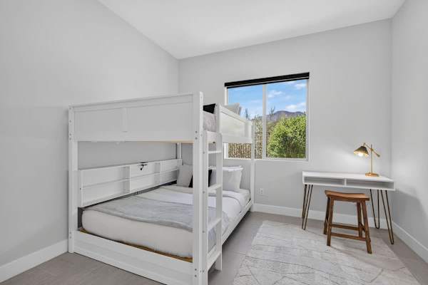 Champion Stay: EV Charger, Pool / Spa & More!