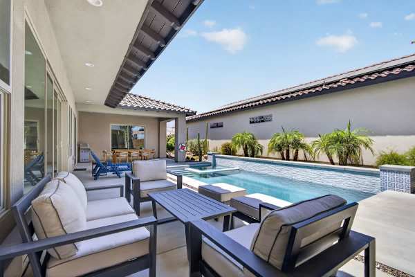 Champion Stay: EV Charger, Pool / Spa & More!