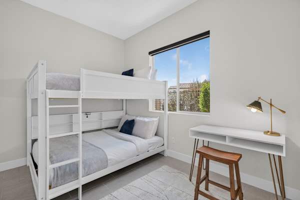 Queen sized bunk bed