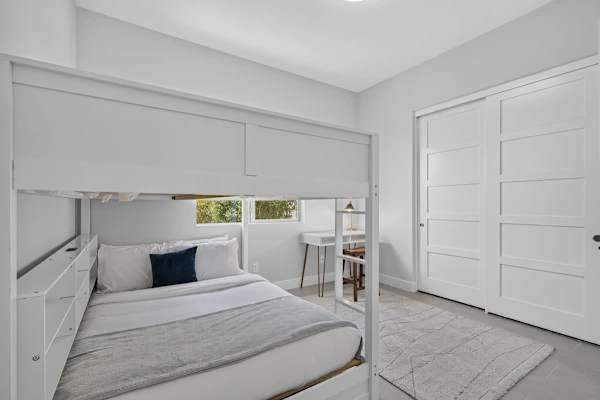 Champion Stay: EV Charger, Pool / Spa & More!