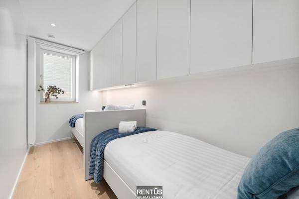 Newport 3 - comfortable luxury apartment near the sea