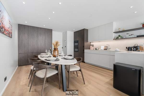 Newport 3 - comfortable luxury apartment near the sea