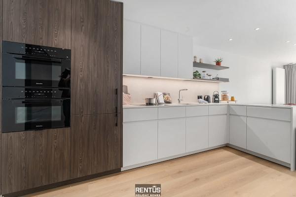 Newport 3 - comfortable luxury apartment near the sea