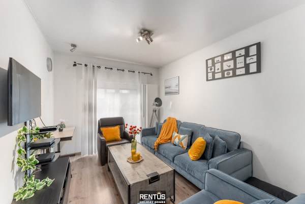 Fevery Village - home for 12 with enclosed garden